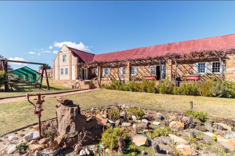 6 Bedroom Property for Sale in Joubertina Eastern Cape